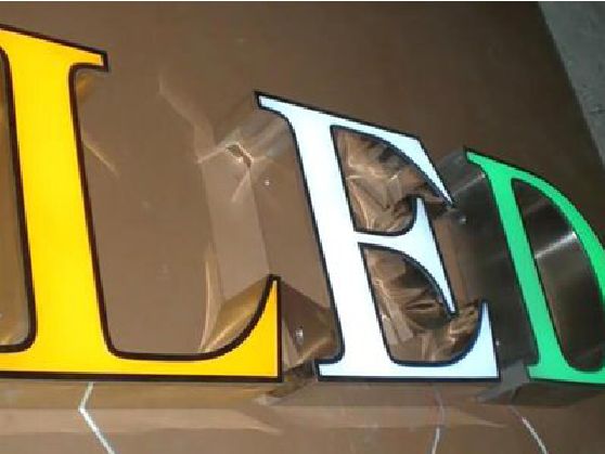 金华介绍LED招牌的基础知识。